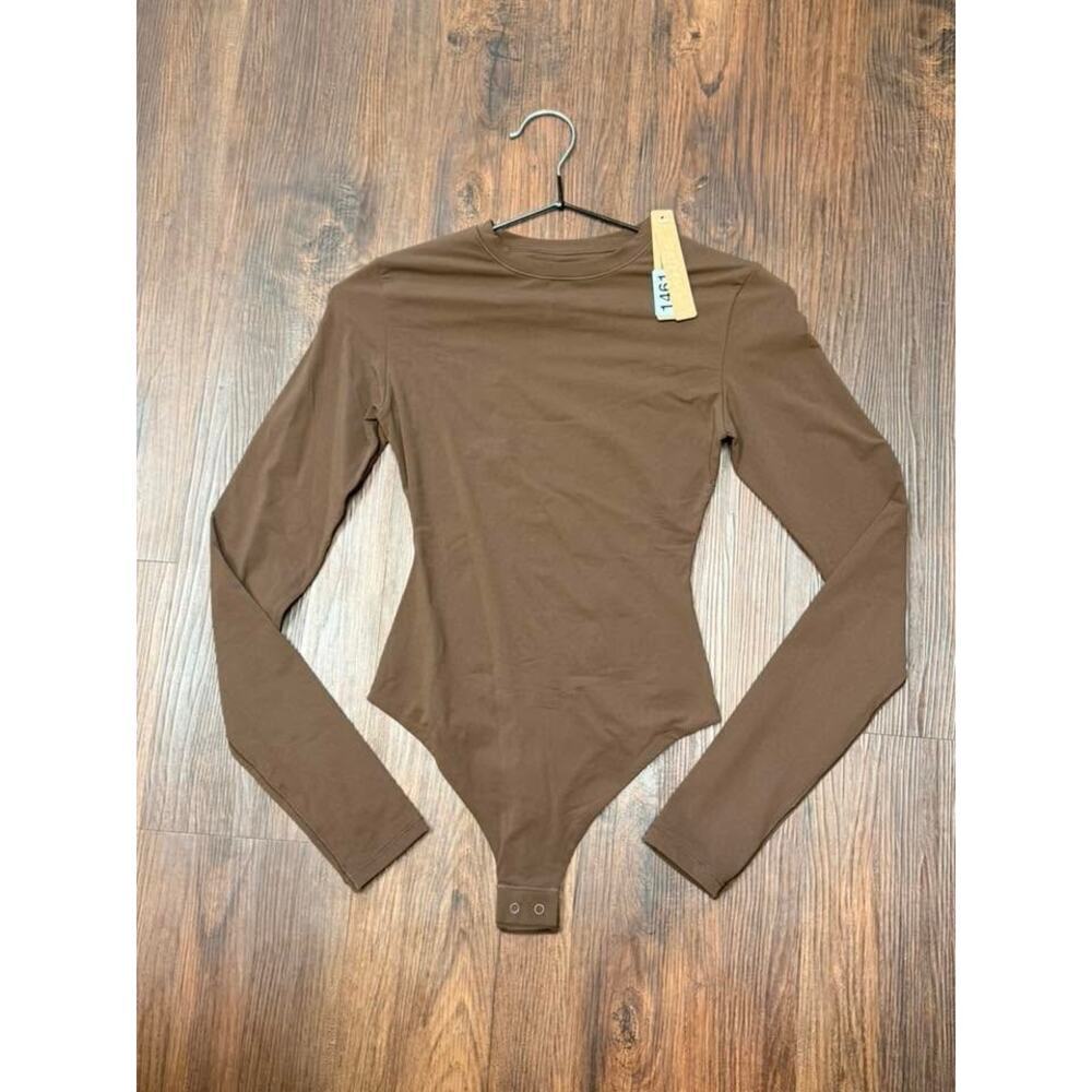 SKIMS FITS EVERYBODY Long Sleeve Crew Neck Bodysuit - Cocoa Size XS NWT #1461